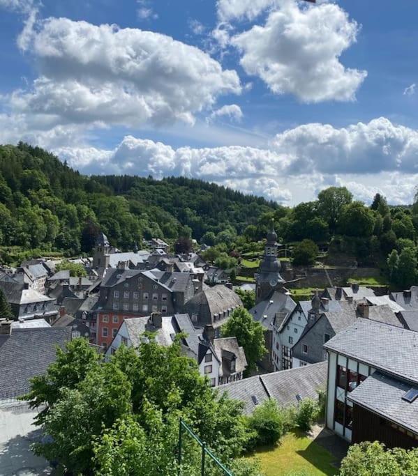 Ferienwohnung Hueftgold Schlafen & Wohnen Monschau Exterior foto